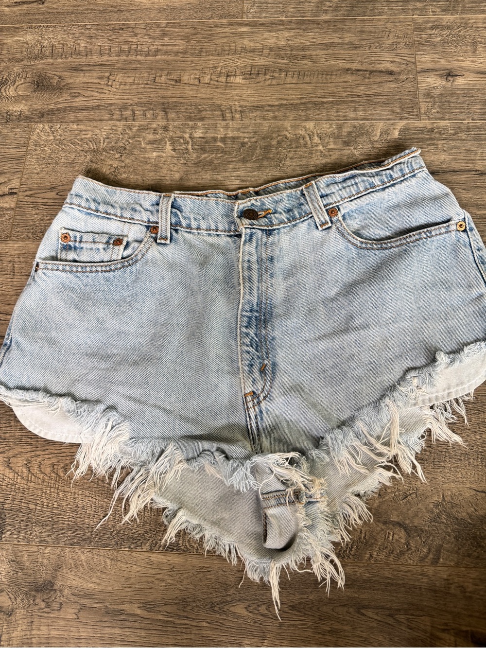 Levi's Light Blue Distressed Frayed Hem Denim Shorts - Picture 2 of 7